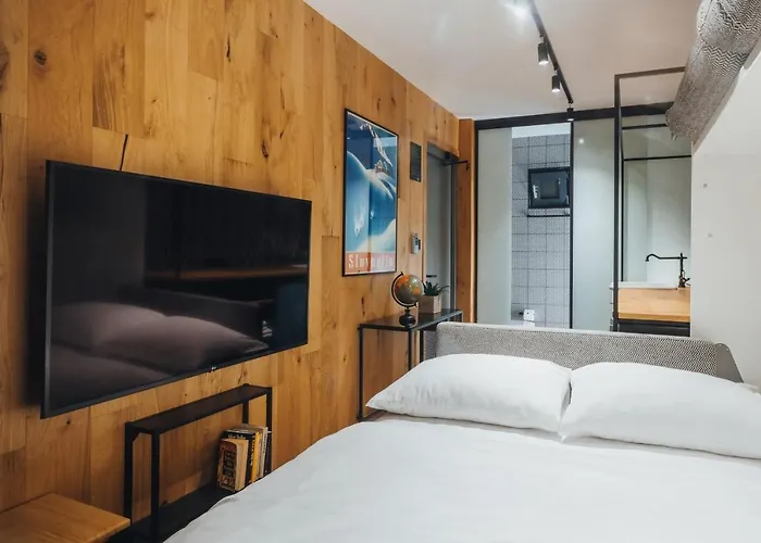 Kemp Glamping By One66 *