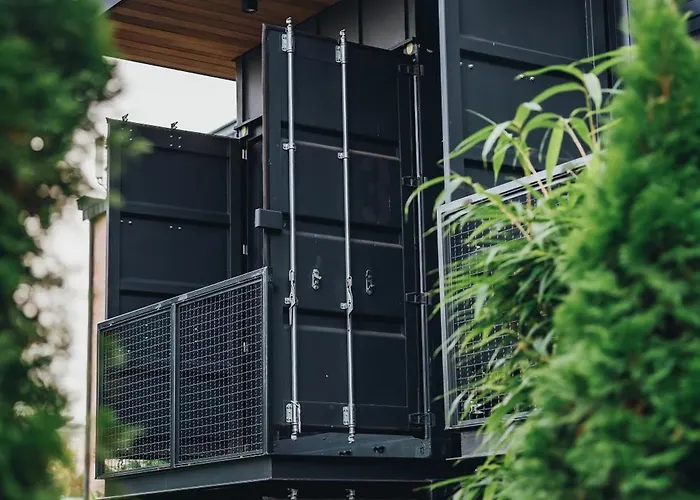 Glamping By One66 Kemp Lublaň